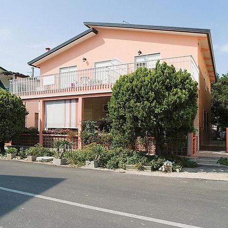 Erica Villa Bibione Bagian luar foto